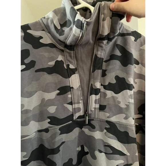 NWT Old Navy Gray Camo Half-Zip Pullover Hoodie Soft Cozy Fleece Unisex Casual W - Picture 2 of 6